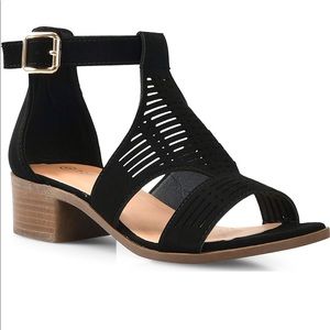 Women’s ankle strap low heel sandal